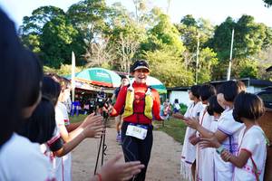 BIB: 2142
                            <button type="button" onclick="openModal(18981873)" class="btn btn-primary btn-sm float-right btn-popup" data-toggle="modal" data-target=".modal-high-quality">
                        <i class="fas fa-shopping-cart"></i> Add to Cart
                    </button>
                                            <button type="button" onclick="isThisMe(18981873, true)" class="btn btn-success btn-sm float-right btn-popup btn-isme hidden" data-toggle="tooltip" data-placement="bottom" title="นี่คือรูปของคุณใช่ไหม คลิกที่นี่เพื่อเอาเข้าอัลบั้ม">
                        <i class="fas fa-plus"></i> Add to album
                    </button>
                    <button type="button" onclick="isThisMe(18981873, false)" class="btn btn-warning btn-sm float-right btn-popup btn-isnotme hidden">
                        <i class="fas fa-ban"></i> Remove from album
                    </button>